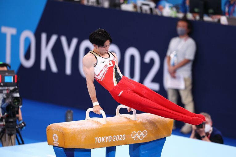 “内村のいない”体操日本代表は世界の頂点にどう近づいた？ 1年前に「3番手」と評された“平均21.5歳の4人”の急成長(9)