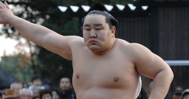 貴乃花の口から出血、5針縫うツッパリ連打…高校時代は「負けると壁を