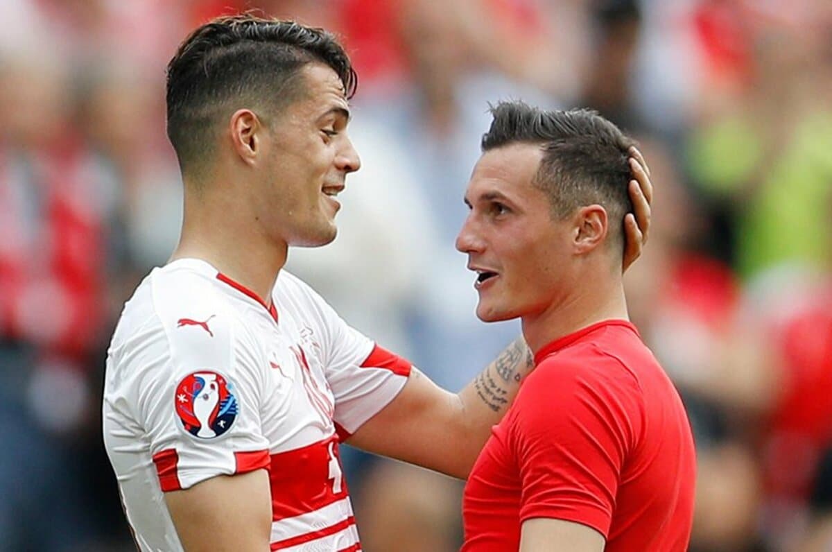 Euroで史上初めて実現した兄弟対決 アルバニアとスイスに別れた 運命 海外サッカー Number Web ナンバー