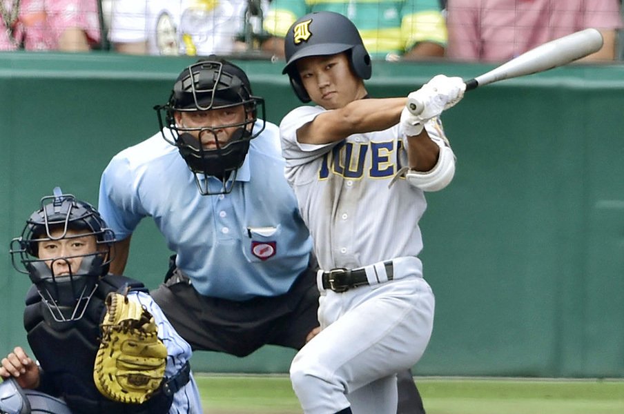 打者や投手より目立たないけれど。春の甲子園に現れた3人の守備名人。＜Number Web＞ photograph by Kyodo News