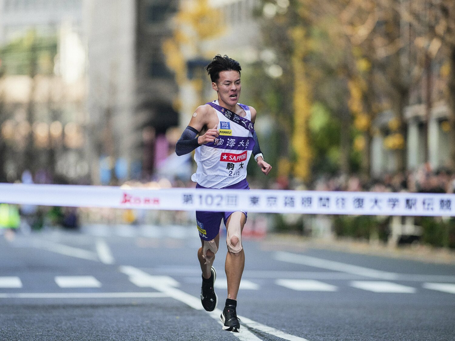 最後の箱根では故障明けで10区に登場。テーピングをボロボロにしながら区間新　©Yuki Suenaga