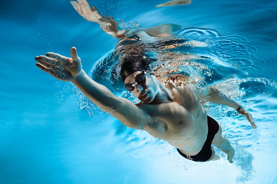 平泳ぎとクロール、どっちがアンチエイジングに効果的？  “昭和生まれ”が水泳で気を付けたいこととは＜Number Web＞ photograph by Getty Images