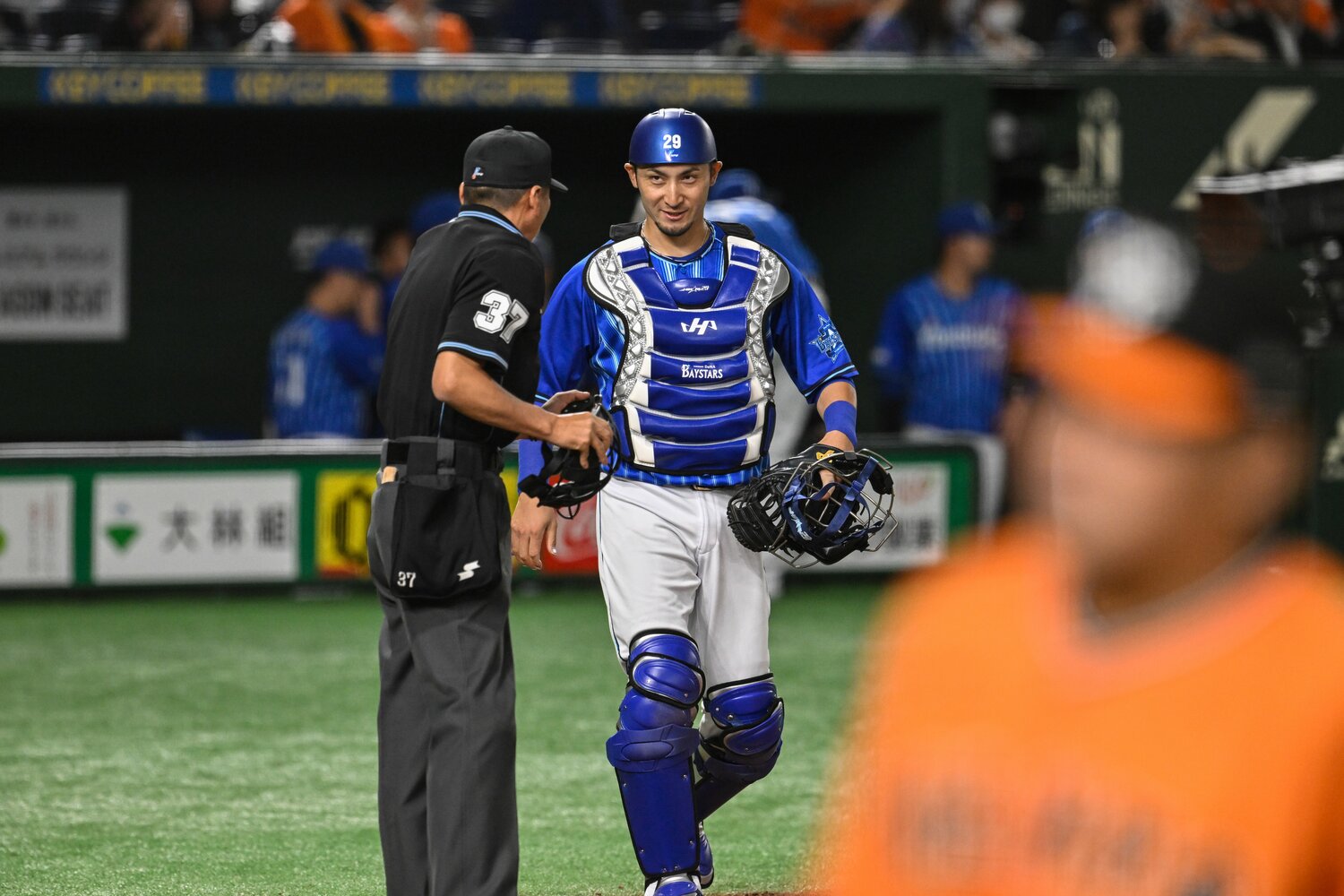 森原の総合力を評価する伊藤　©Nanae Suzuki