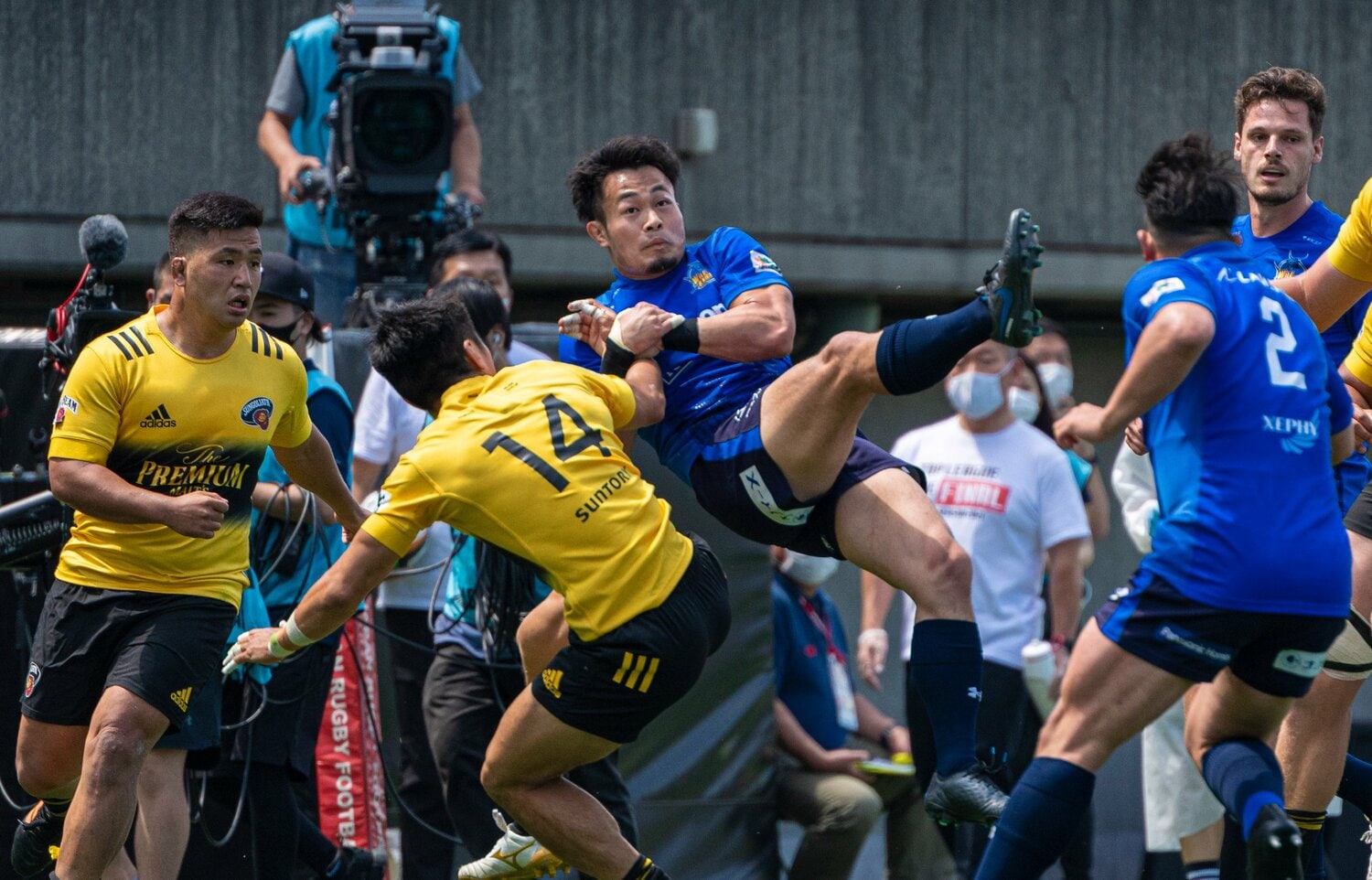 ハイボールに対しても強さを発揮していた福岡堅樹（2021年）　©︎Takuya Sugiyama