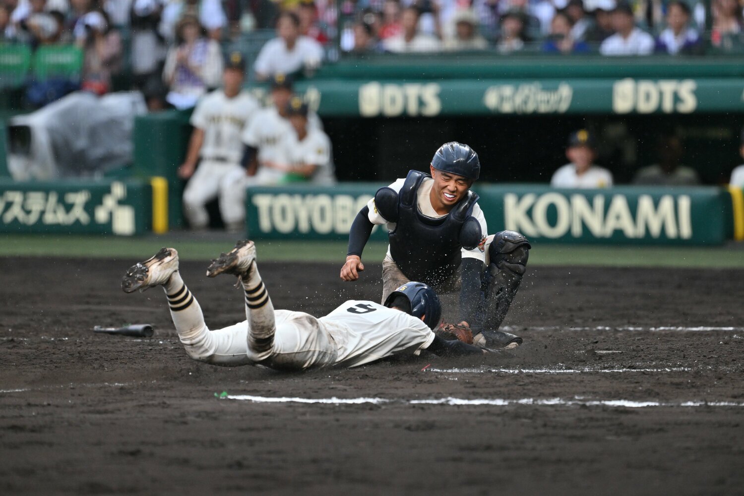 前進守備からの本塁封殺で得点を許さなかった　©Hideki Sugiyama