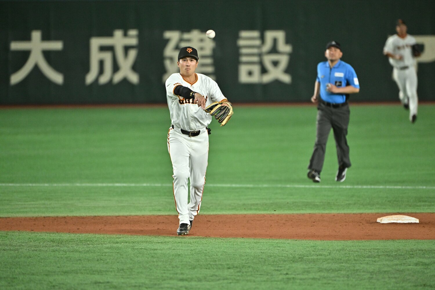 プロ1年目、社会人野球を経て25歳の泉口友汰 ©Hideki Sugiyama