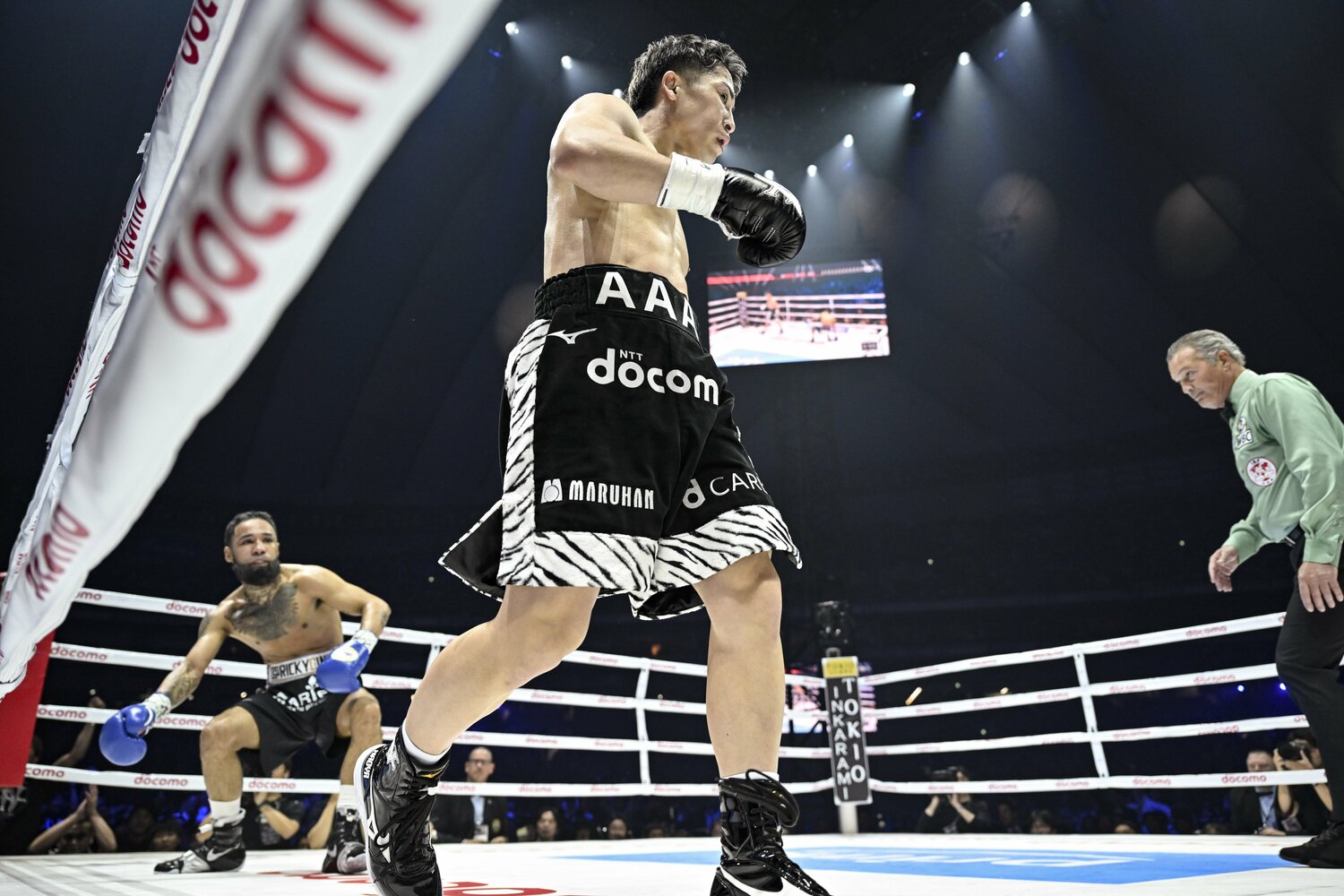 ネリにキャリア初のダウンを奪われたが、第2ラウンドでダウンを取り返した井上尚弥。冷静な対応力も高く評価された　©︎Hiroaki Yamaguchi