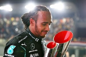 メルセデスとレッドブルのなりふり構わぬ《場外乱闘》勃発　シーズン終盤、熾烈な駆け引きを制するのはどっちだ？