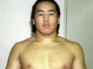 親方が激怒「関取衆、何やってんだ!」朝青龍20歳“伝説の出稽古”、角界に衝撃が走った“モンゴルの異端児”来襲「10人15人と連続でなぎ倒し…」