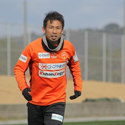 J3降格、契約満了、40歳》引退覚悟も…元日本代表10番・山瀬功治 J3降格、契約満了、40歳》引退覚悟も…元日本代表10番・山瀬功治