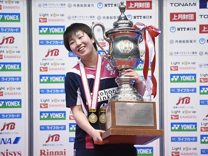 バドミントン世界1位の野心と我慢。全日本連覇・山口茜の幅が広がった。＜Number Web＞ photograph by Itaru Chiba/AFLO