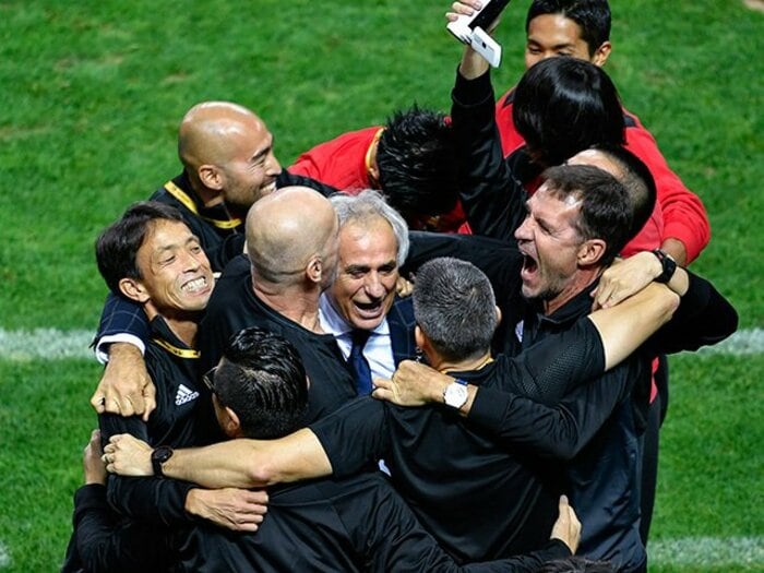 ハリルはいかに時差を乗り越えたか。「寝ない」という原始的な対策方法。＜Number Web＞ photograph by Takuya Sugiyama