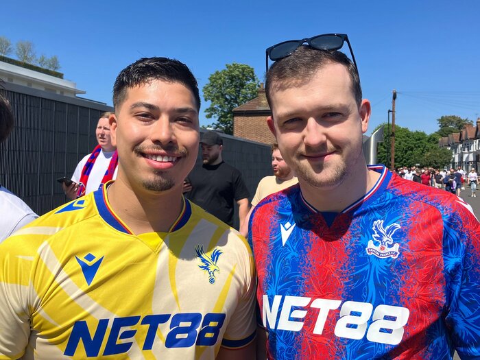 「カマダは良くないな」批判が激変…現地サポーターに聞いた、鎌田大地への“手のひら返し”「カマダは不用意なミスをした」→「今は別人みたい」＜Number Web＞ photograph by Kosuke Tajima