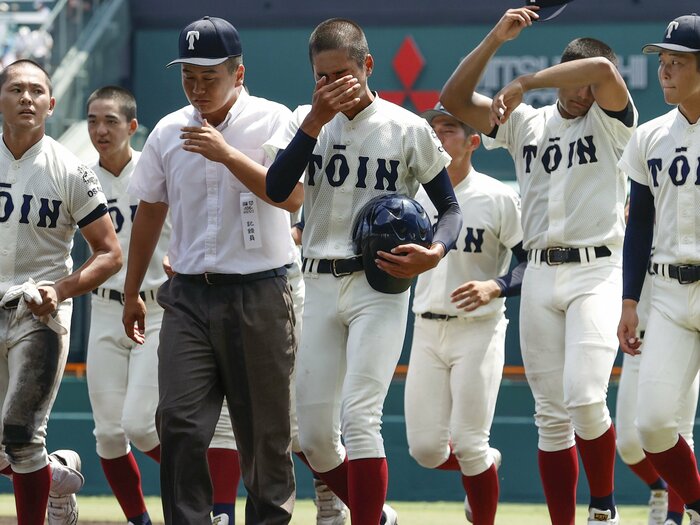 ざわつく甲子園スタンド「大阪桐蔭ムチャ打つやろね」が裏切られた日…高校野球“番狂わせ”の新常識「なぜ超名門校は110キロ台“遅いピッチャー”が苦手？」＜Number Web＞ photograph by KYODO