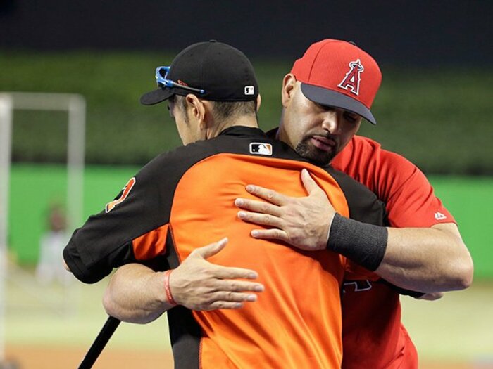 プーホルスとイチローの偉大さ。16年前の新人王はどこまで歩むのか。＜Number Web＞ photograph by AFLO