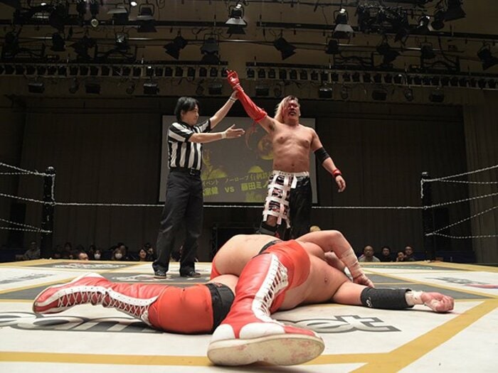 弱小団体ガンプロ、後楽園再進出!立役者となった“場末のMr.プロレス”。<Number Web> photograph by DDT Pro-Wrestling