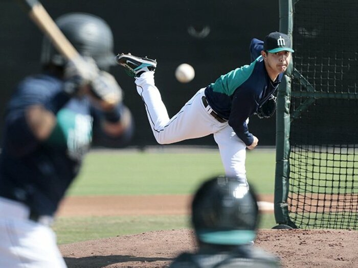 大谷翔平、岩隈久志らが要求される「ストロング・フィニッシュ」とは。＜Number Web＞ photograph by Kyodo News