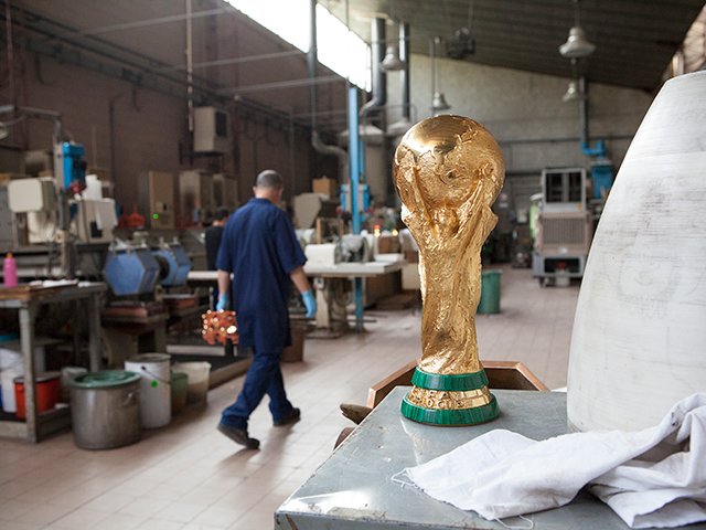 新品) FIFA ワールドカップ W杯 トロフィー 優勝カップレプリカ