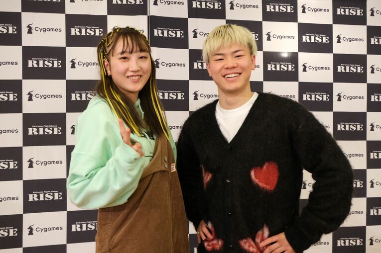 寺山（左）と那須川天心　©Norihiro Hashimoto