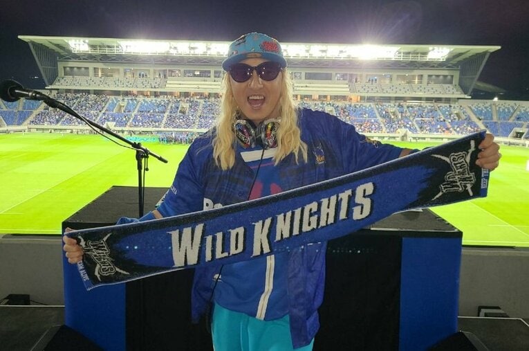 埼玉ワイルドナイツのホームゲーム全試合をDJプレイで盛り上げたDJ KOO。高校時代はラグビー部に所属し、熱い青春時代を過ごした ／ photograph by DJ KOO