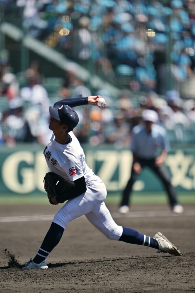 沖縄尚学・新垣有絃の投球フォーム（7枚目／全8枚） ©Hideki Sugiyama