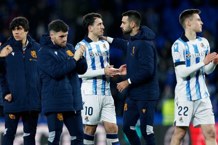 久保建英の「目をつむった祈り」は届かず失望…現地カメラマンが見た“近いようで遠い初タイトル”「タケら選手たちは打ちのめされた。だが」(19)