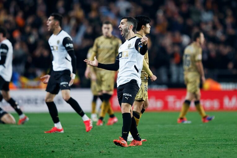 「書くに堪えない暴言が逆側で」久保建英への“人種差別ヤジ”現場で何が…撮影取材で見た背景「簡単に言い表せないけど」スペイン人も寂しそうに(3)