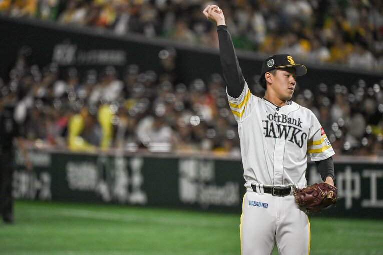 日本シリーズ第4戦、尾形崇斗に続いて岩井俊介を投入したが…　©︎Nanae Suzuki