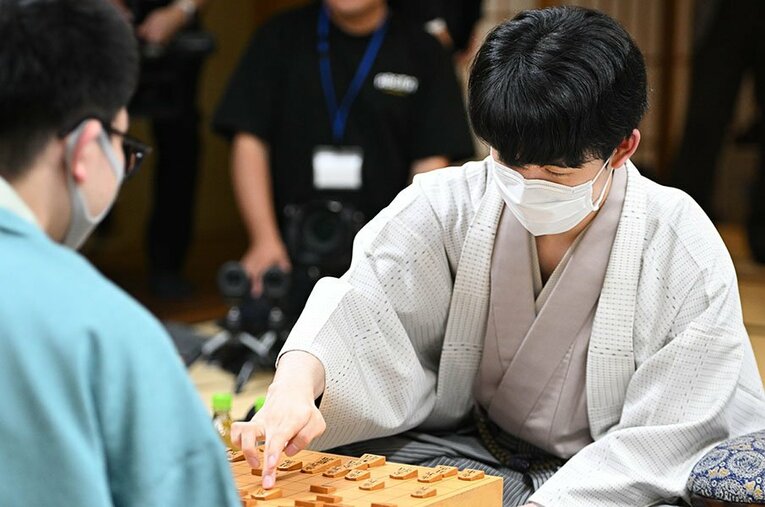 藤井聡太八冠の将棋で“恐るべき一手”を、棋士たちはどう見たか？ ／ photograph by Keiji Ishikawa