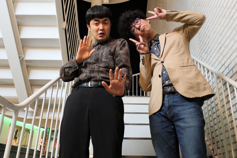 「77％オフ、5000円の柄シャツでM-1優勝」王者たくろうが明かす、“商店街セールで買った”衣装の話「相方の誕生日プレゼントで…10年ずっと着てます」(35)