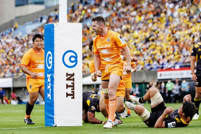 サンゴリアスを引き離すトライを奪ったSOバーナード ・フォーリー　©︎Kiichi Matsumoto