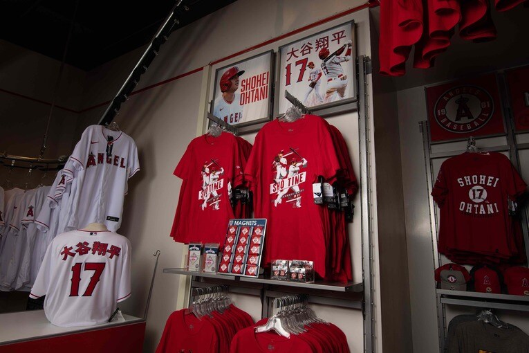 MVP・Tシャツは、担当者イチ押しの人気商品だという　©Angels Baseball