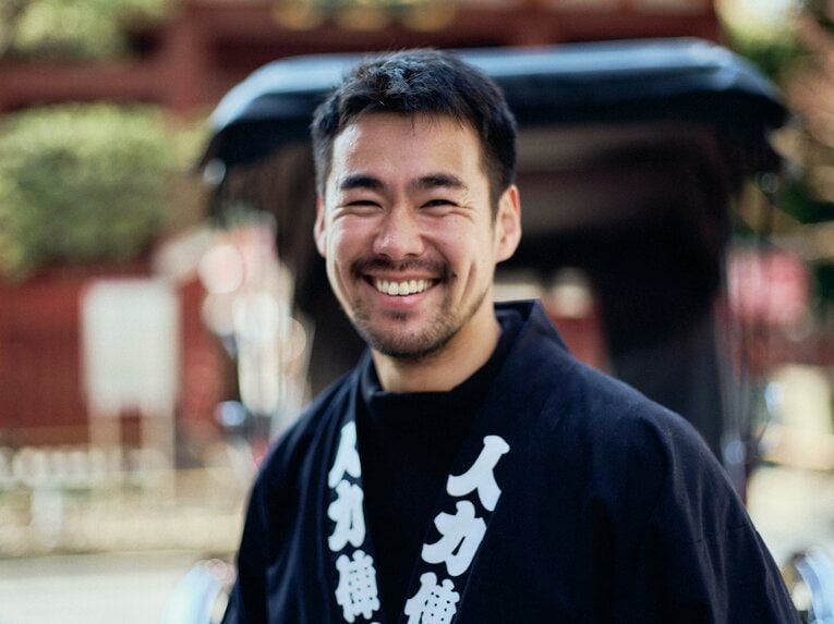 今日も人力車で浅草の街を疾走する　©︎Yuki Suenaga