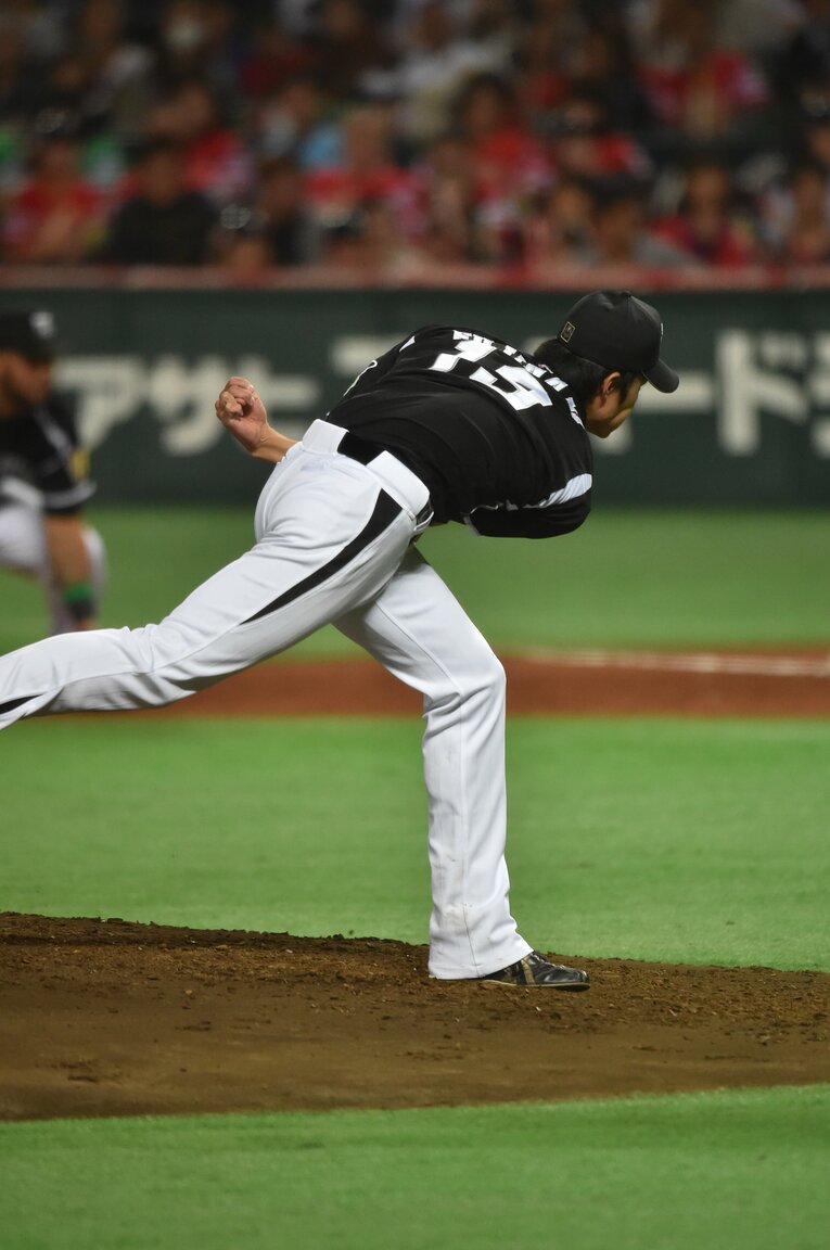 2014年、プロ2年目で11勝を挙げた年の藤浪（豪快なフォーム連続写真）　©Hideki Sugiyama