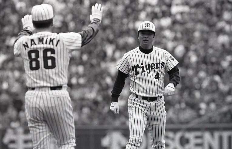 現役時代の川藤（右）　©︎JIJI PRESS