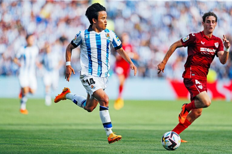 久保建英22歳誕生日に「タケはアイドル」日本語ボードの子供、メッシっぽい新ユニ姿やソシエダ主将との別れ…カメラマンが見た“幸せな最終節”(24)