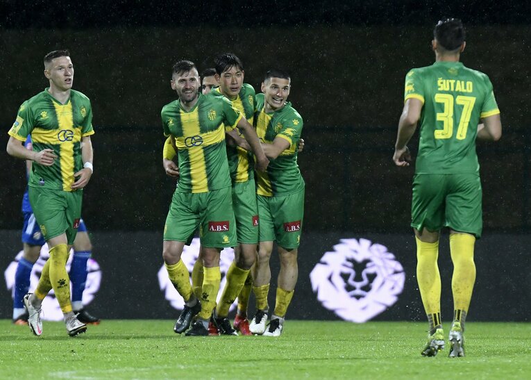 2月にFC東京からクロアチア1部NKイストラに移籍した原大智（9番）。リーグ2得点、カップ戦6得点と結果を残した　©Getty Images