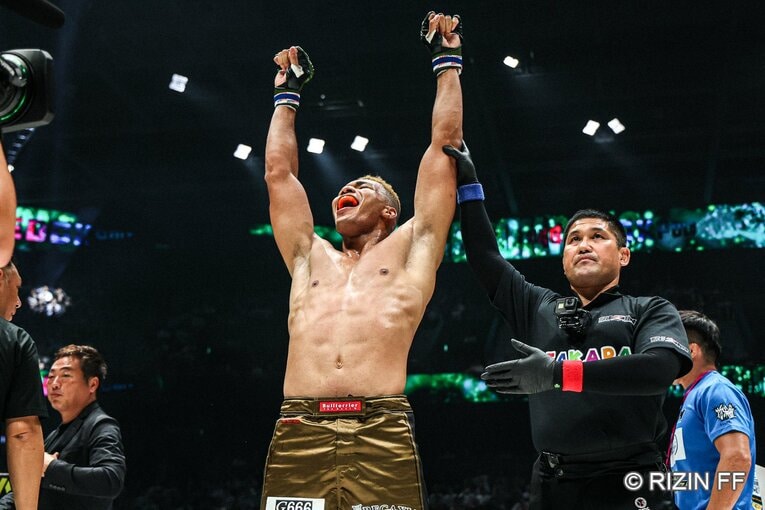 『RIZIN.54』エドポロキングvs.上田幹雄　©RIZIN FF