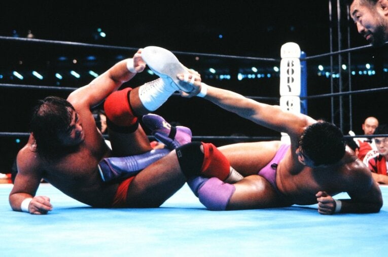 10.9全面対抗戦から27年。メインイベントで闘った武藤敬司（左）と高田延彦（右）が当時を振り返る ／ photograph by AFLO