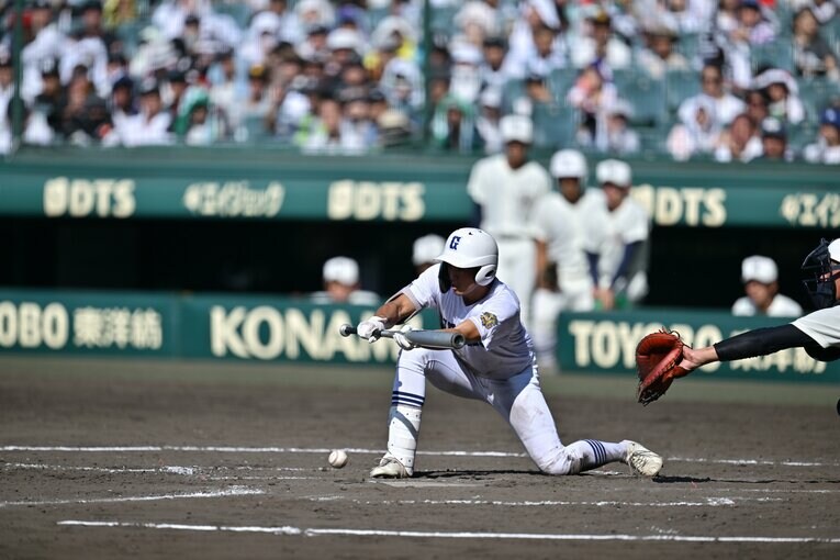 準決勝、日大三戦。この試合、県岐阜商のバント成功数は「2」、日大三は「6」だった　©Hideki Sugiyama