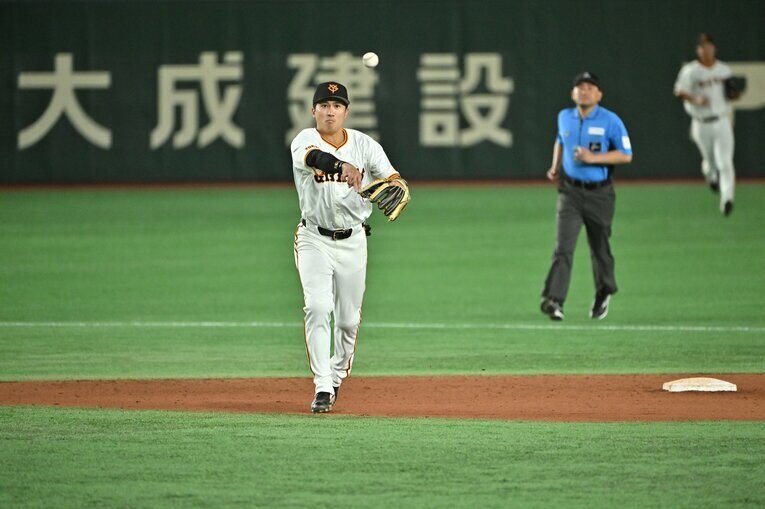 プロ1年目、社会人野球を経て25歳の泉口友汰 ©Hideki Sugiyama