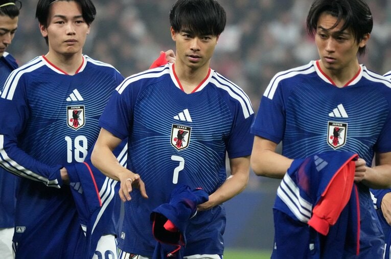 サッカー日本代表に激震が走った三笘薫の負傷 ／ photograph by Koji Watanabe/Getty Images