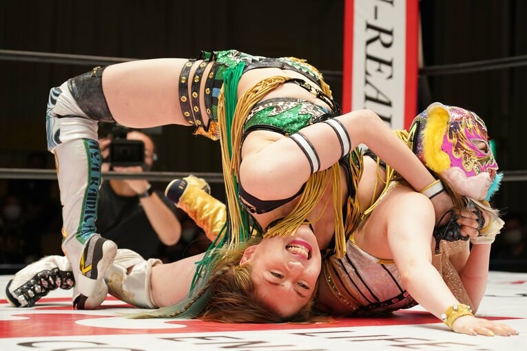 「アイドルを目指して、自己否定が止まらなくなった」 絶叫するシンデレラ、上谷沙弥はプロレスのセンターに立つ(5)