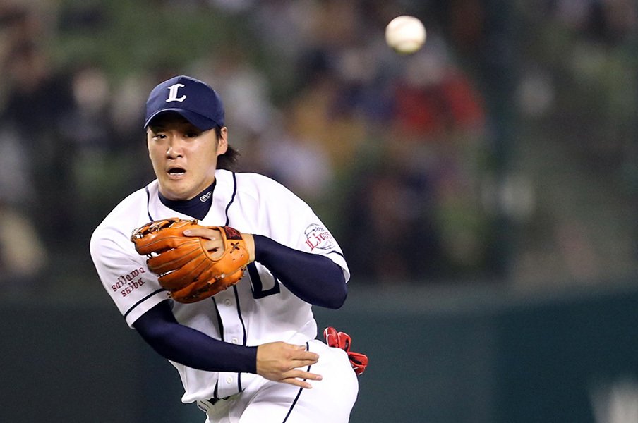 守備でチームの防御率を変える男。西武・永江恭平が捨てたプライド。<Number Web> photograph by NIKKAN SPORTS