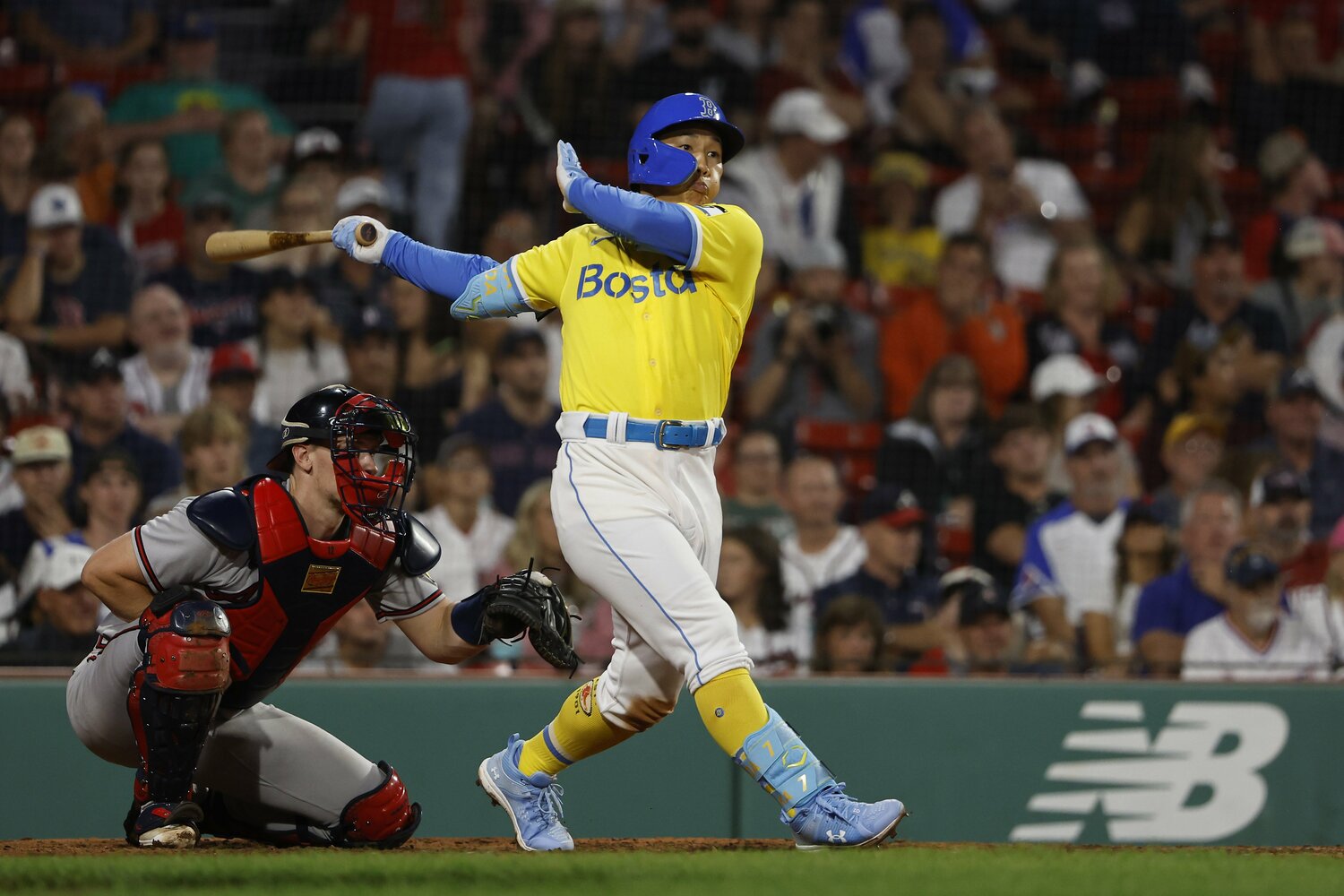 7月26日ブレーブス戦で12号となる2ランを放つ吉田正尚　©︎Getty Images