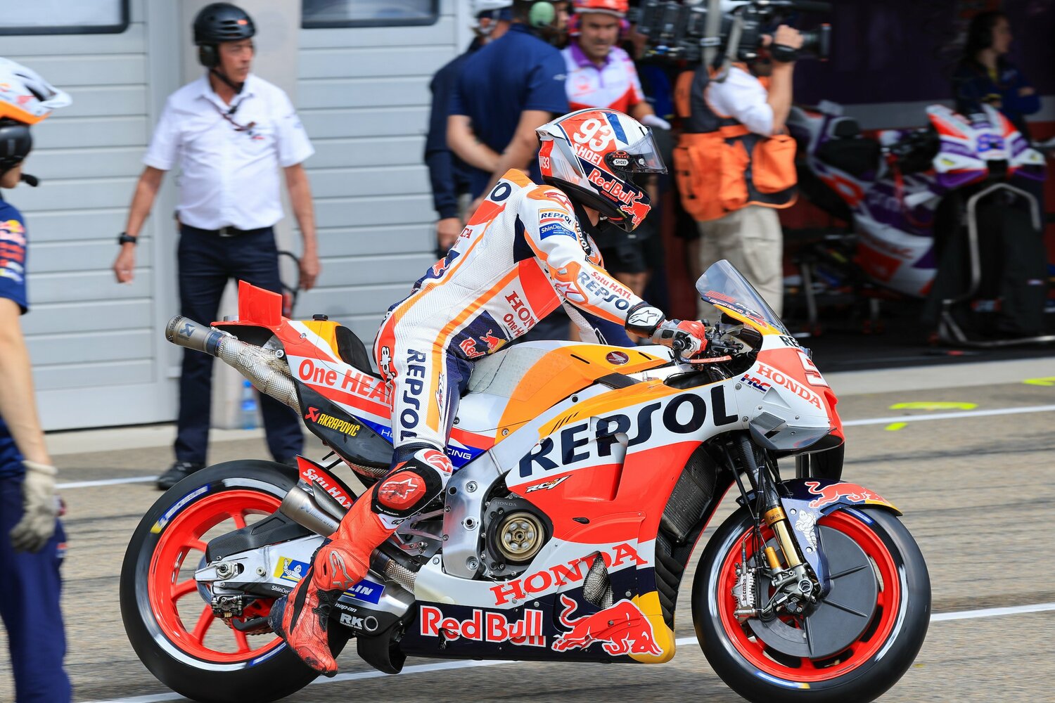 カレックスの車体でドイツGPに挑んだマルケス。その結果、週末を通じて5度の転倒を喫した　©Satoshi Endo