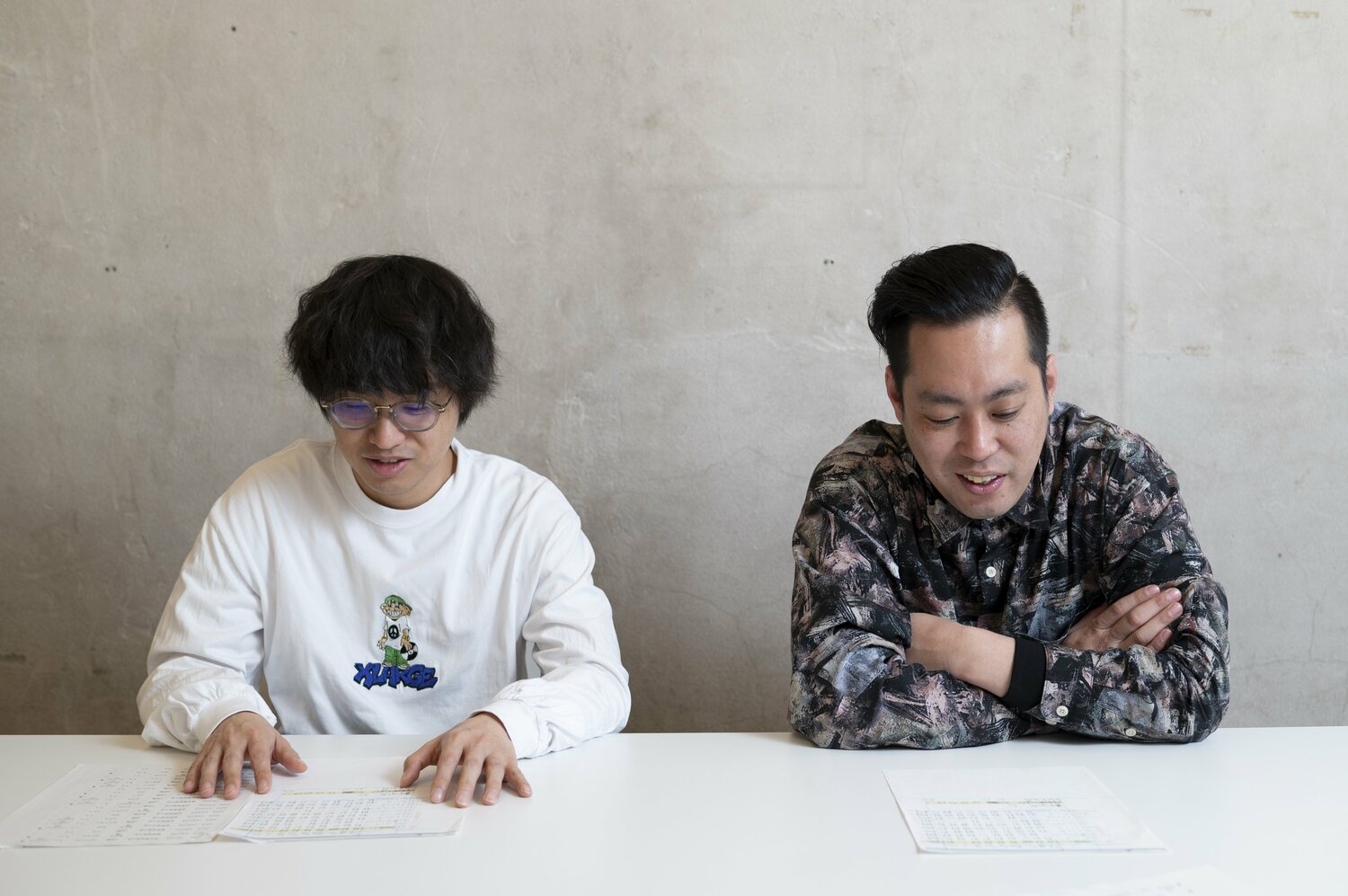 結成8年、初のM-1決勝で4位になったエバース。佐々木隆史（ボケ、ネタ作り担当、左）と町田和樹（ツッコミ担当）。ともに1992年生まれの32歳。吉本興業所属　