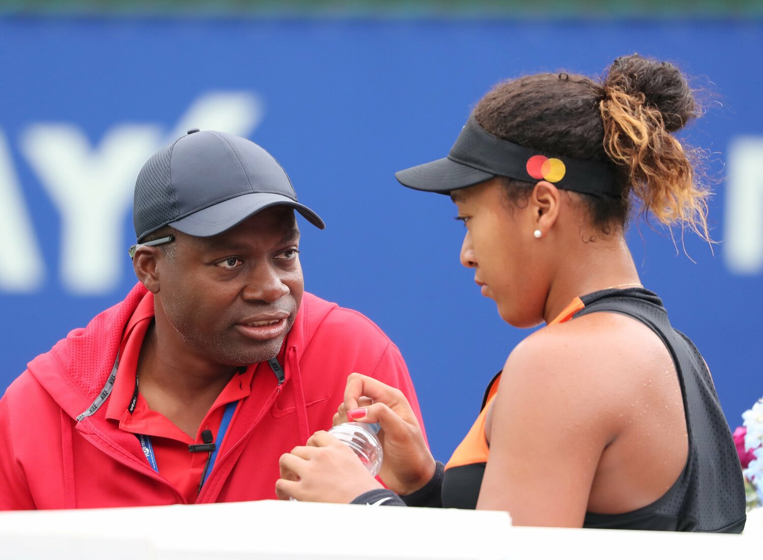 ハイチ支援を行う父のレオナルド　©Yoshio Tsunoda/AFLO