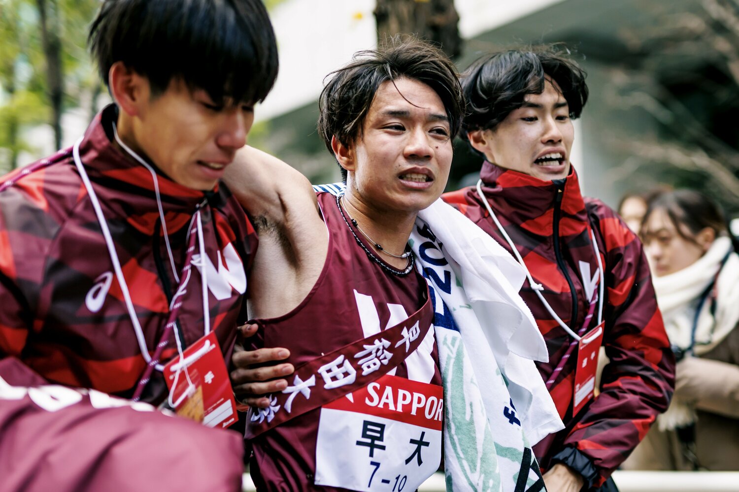 3度目のアンカーを務め、4位でゴールした菅野　©Kiichi Matsumoto