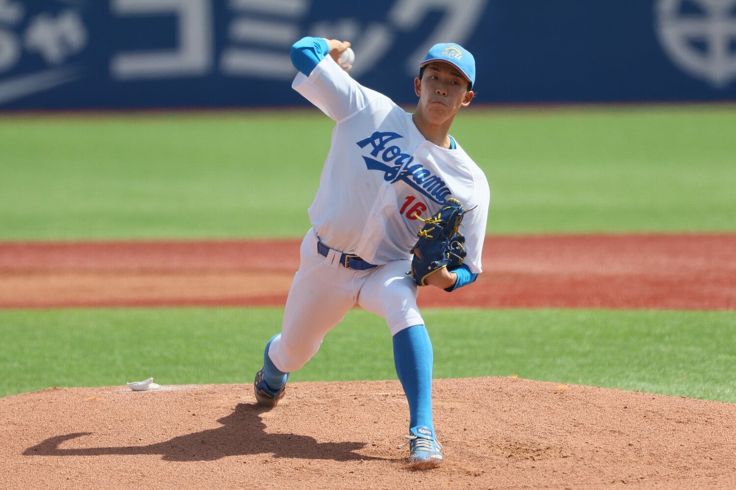 ドラフトで競合の末、1位で広島から指名を受けた青学大の常廣　©JIJI PRESS